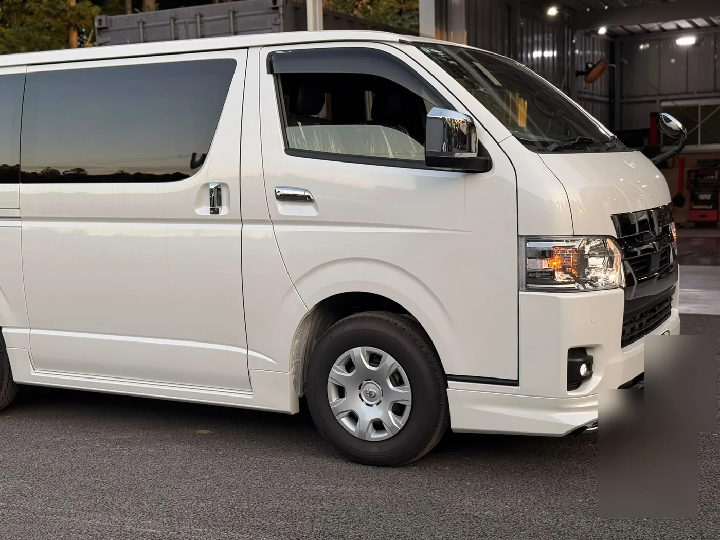 2025 Toyota Hiace photo