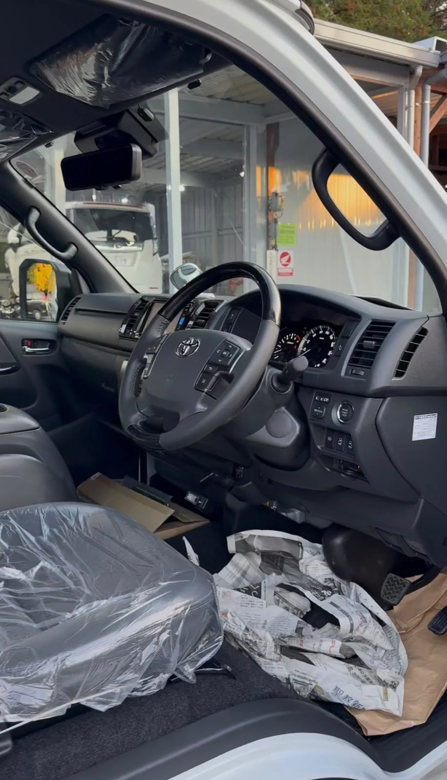 2025 Toyota Hiace photo