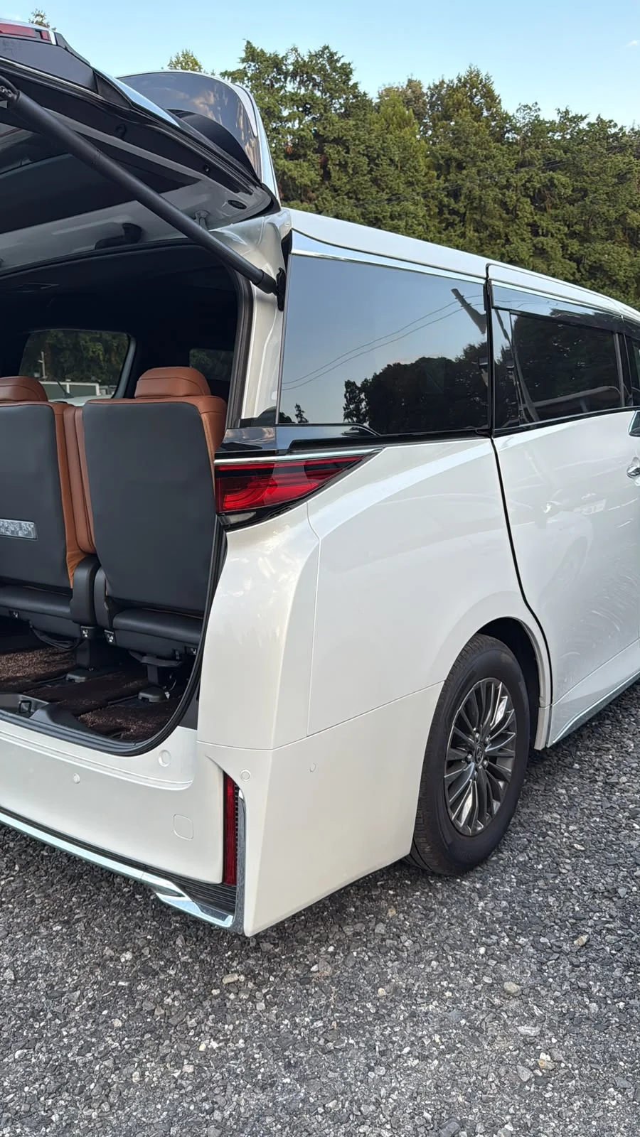 2025 Toyota Vellfire photo