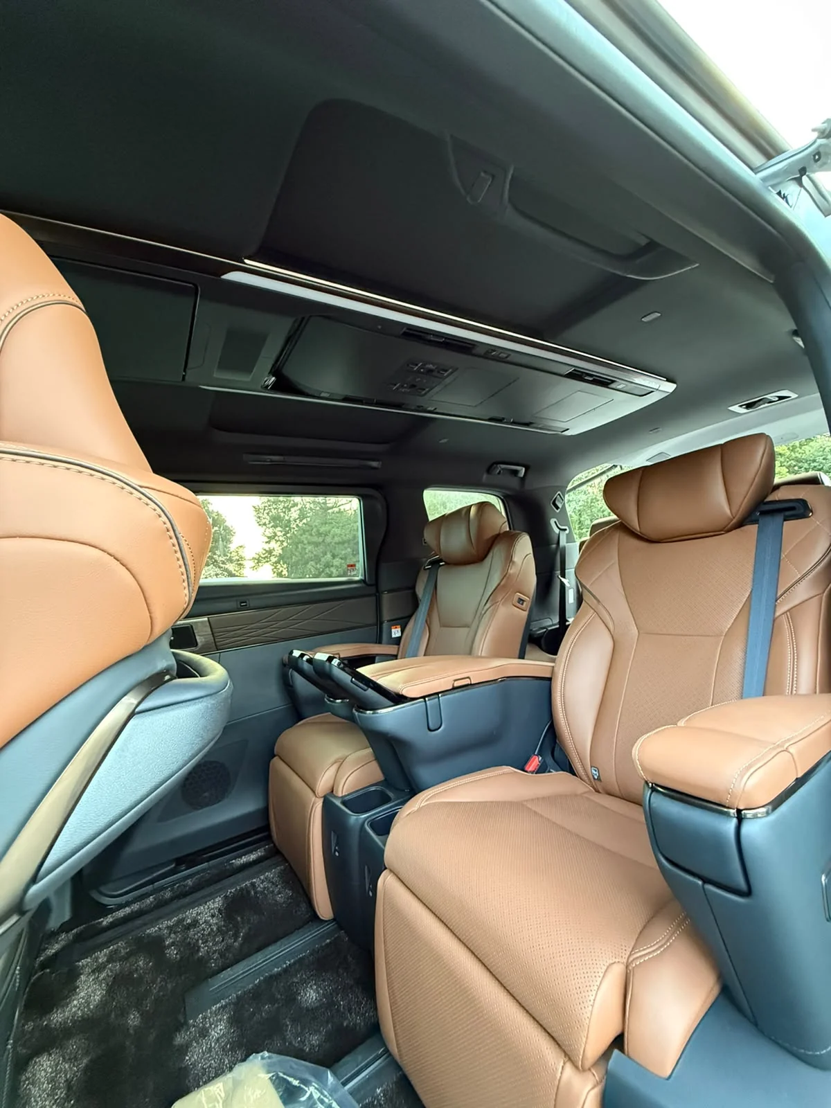2025 Toyota Vellfire photo